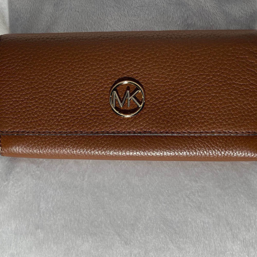 MICHAEL KORS PEBBLED LEATHER WALLET
